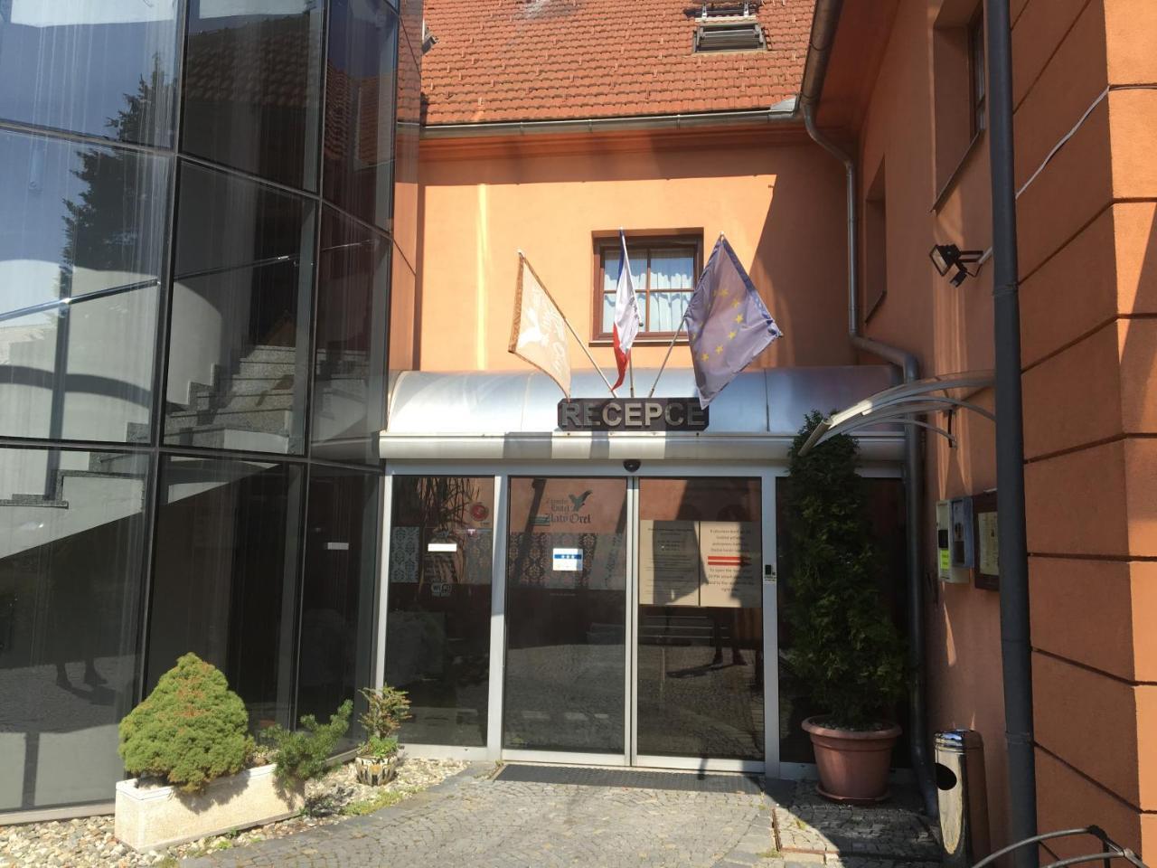 Zamecky Hotel Zlaty Orel Hranice  Exterior photo