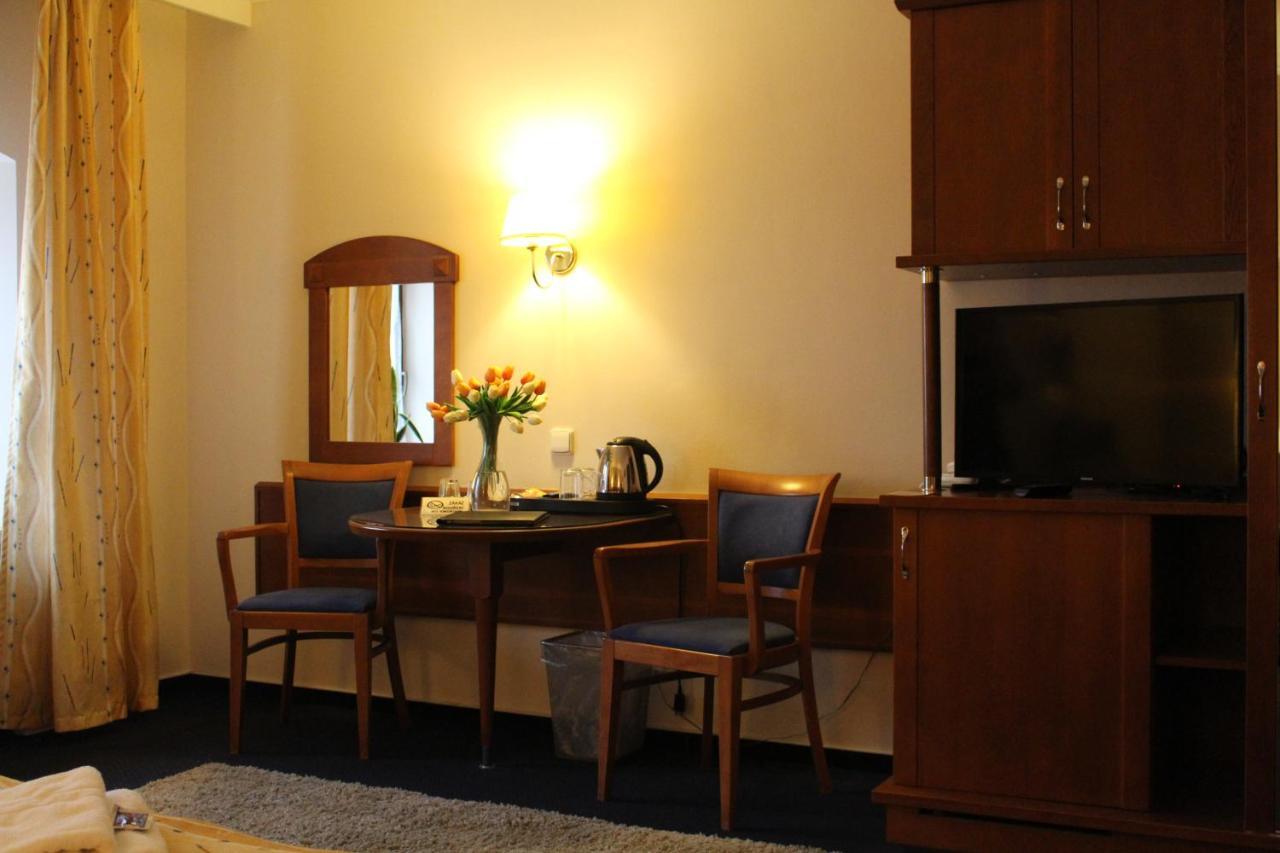 Zamecky Hotel Zlaty Orel Hranice  Exterior photo